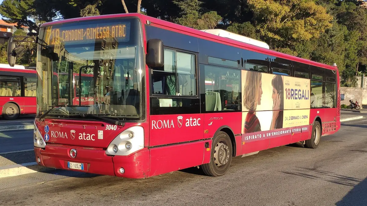 Autobus dell'ATAC in servizio a Roma