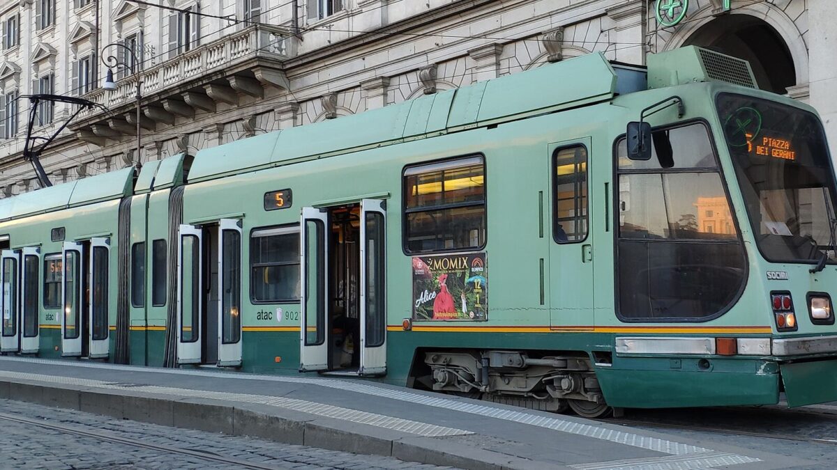 Tram ATAC della linea 5 a Roma
