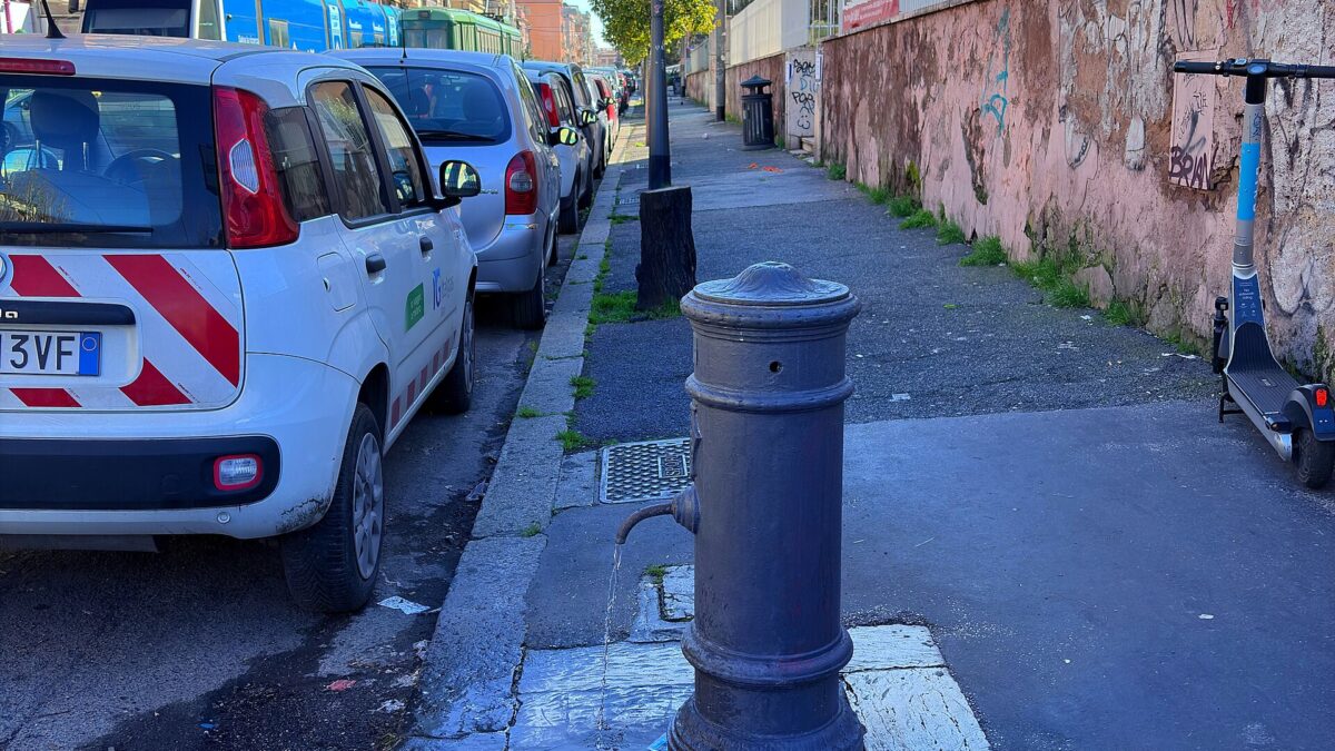 Fontanella in Via dei Castani a Roma