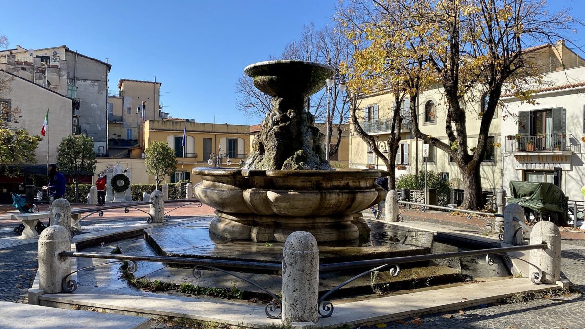 Piazza Cavour a Grottaferrata