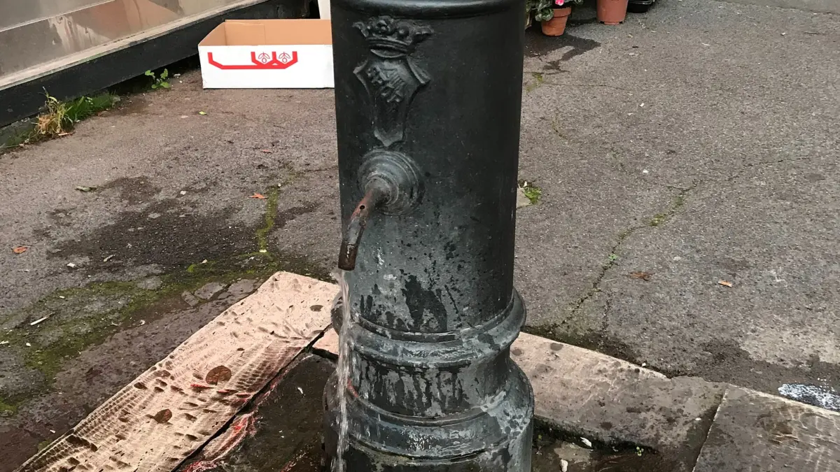 Fontanella nasone lungo via dei Castani a Centocelle