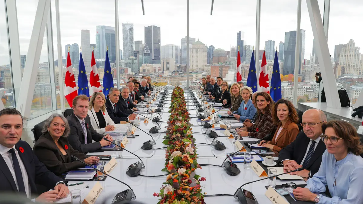 Veduta generale della riunione del vertice Ue-Canada a Montreal