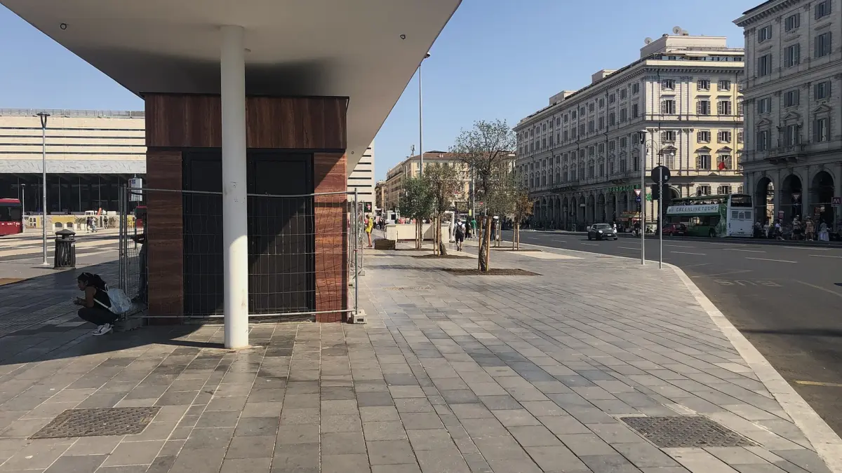 Scorcio di piazza dei Cinquecento verso la stazione Termini