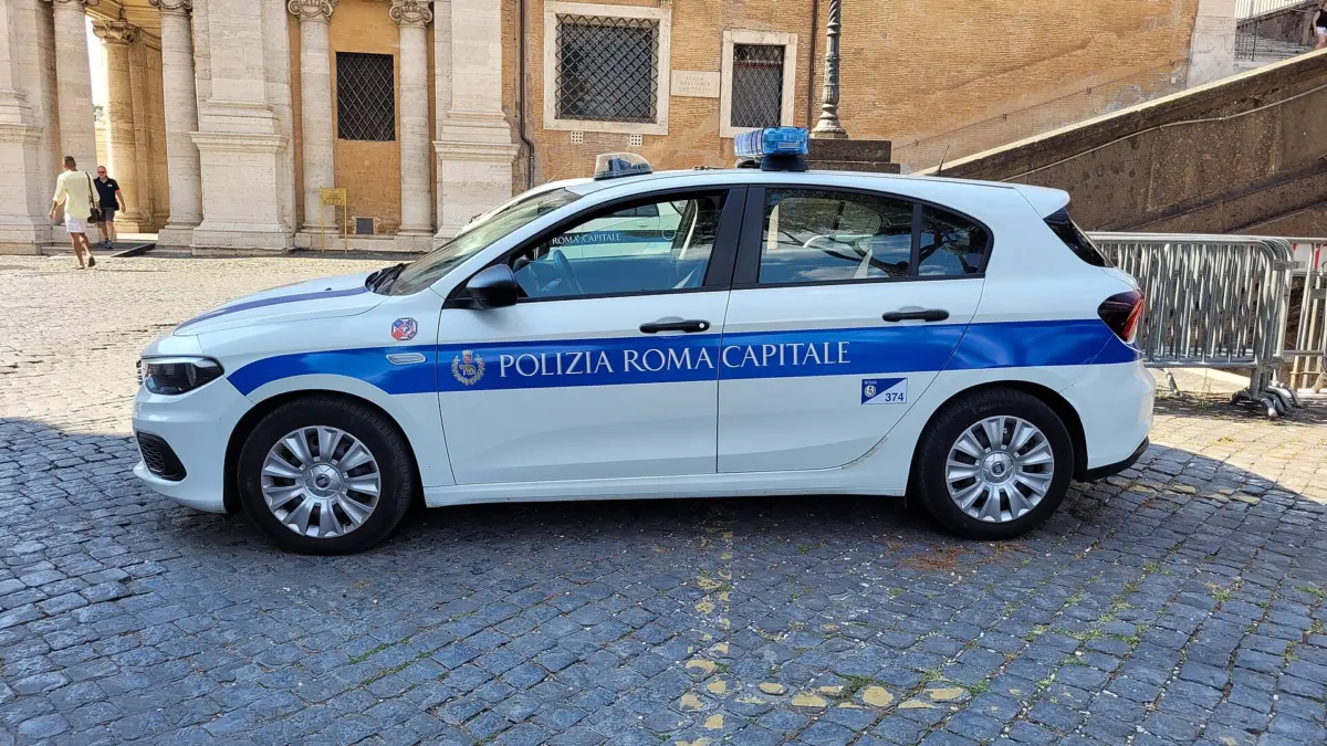 Auto della Polizia Locale di Roma Capitale