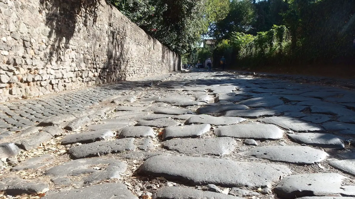 Scorcio di via Appia Antica a Roma