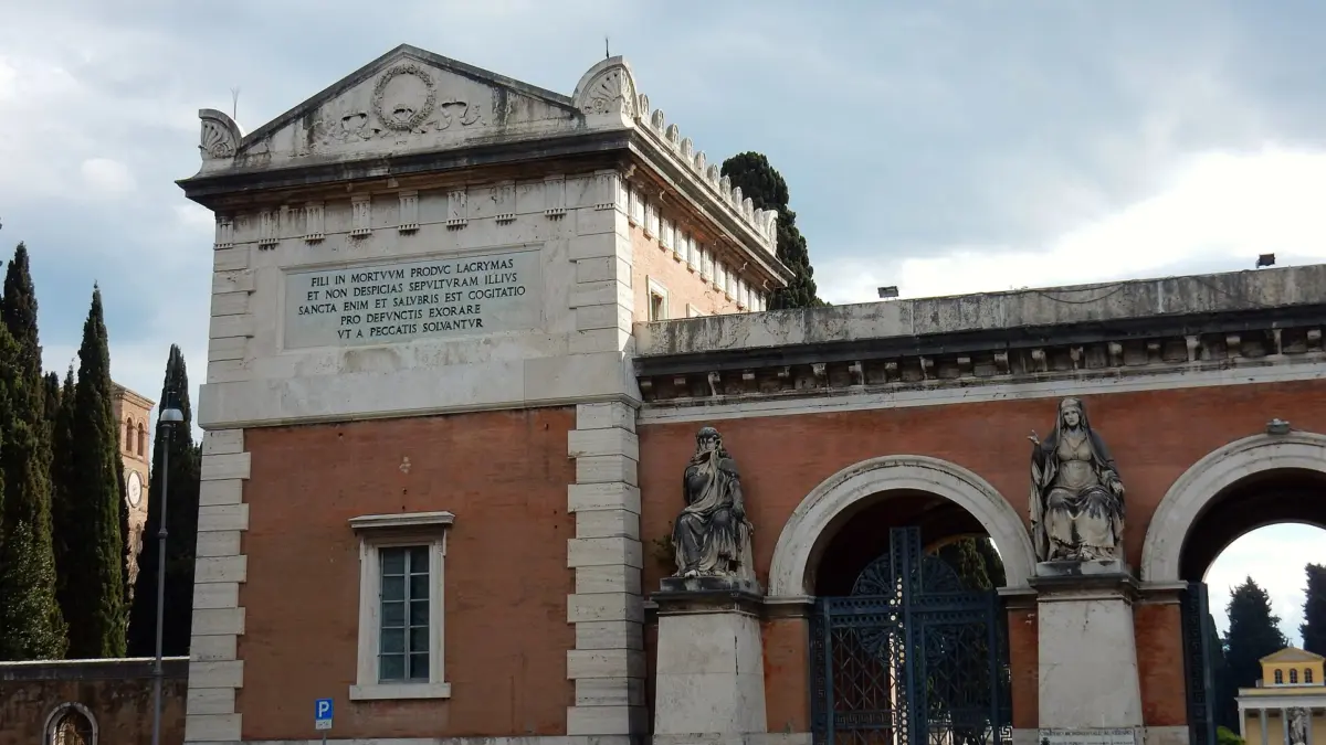 Ingresso del Cimitero Monumentale del Verano a Roma