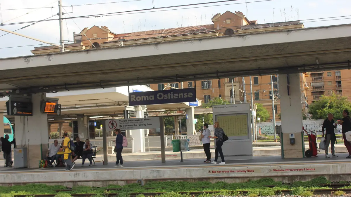 Stazione ferroviaria di Roma Ostiense