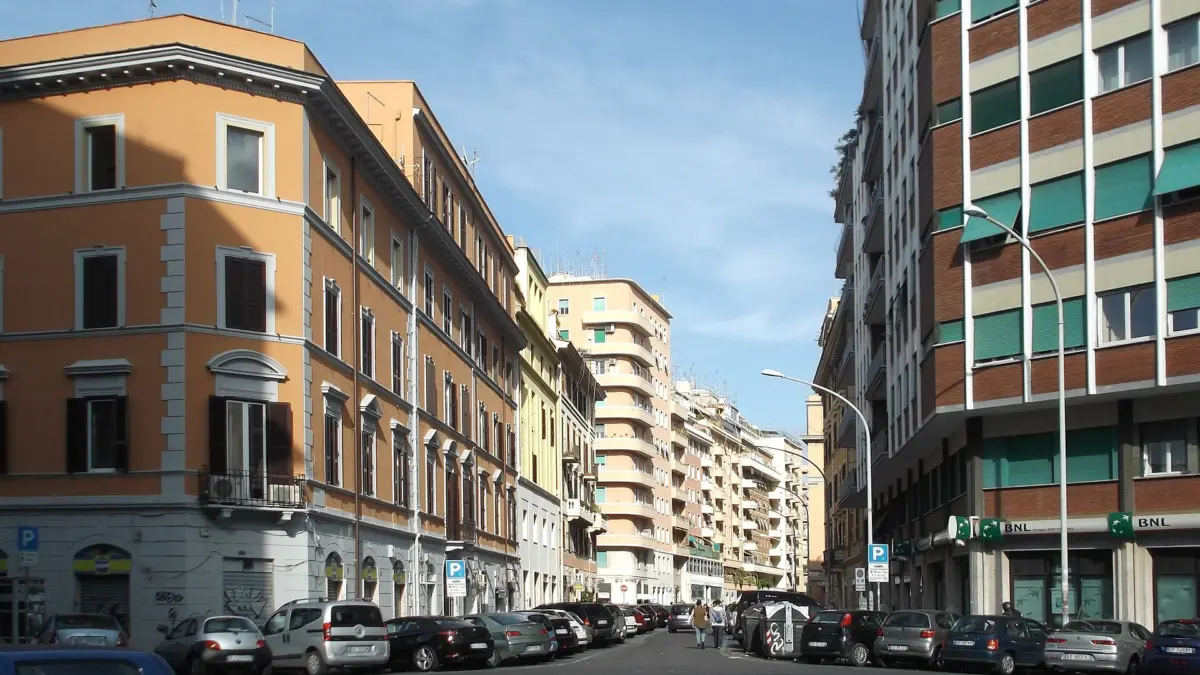 Scorcio di via Tuscolana a Roma
