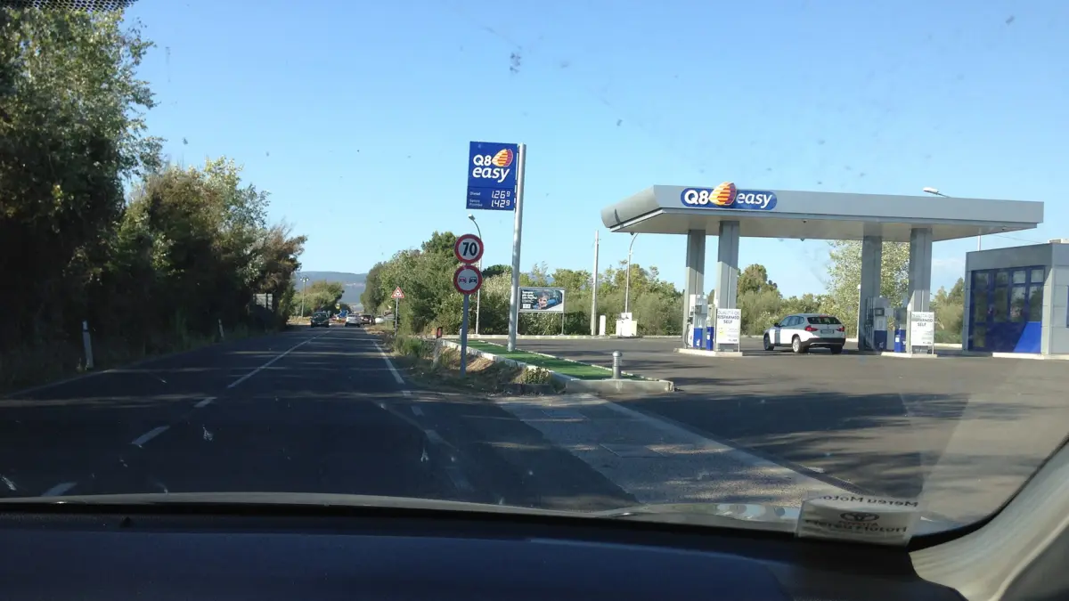 Stazione di rifornimento Q8