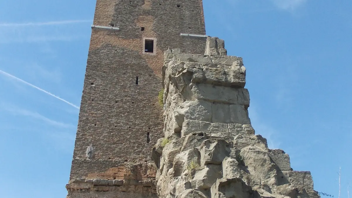 La torre medievale di Tor Fiscale a Roma