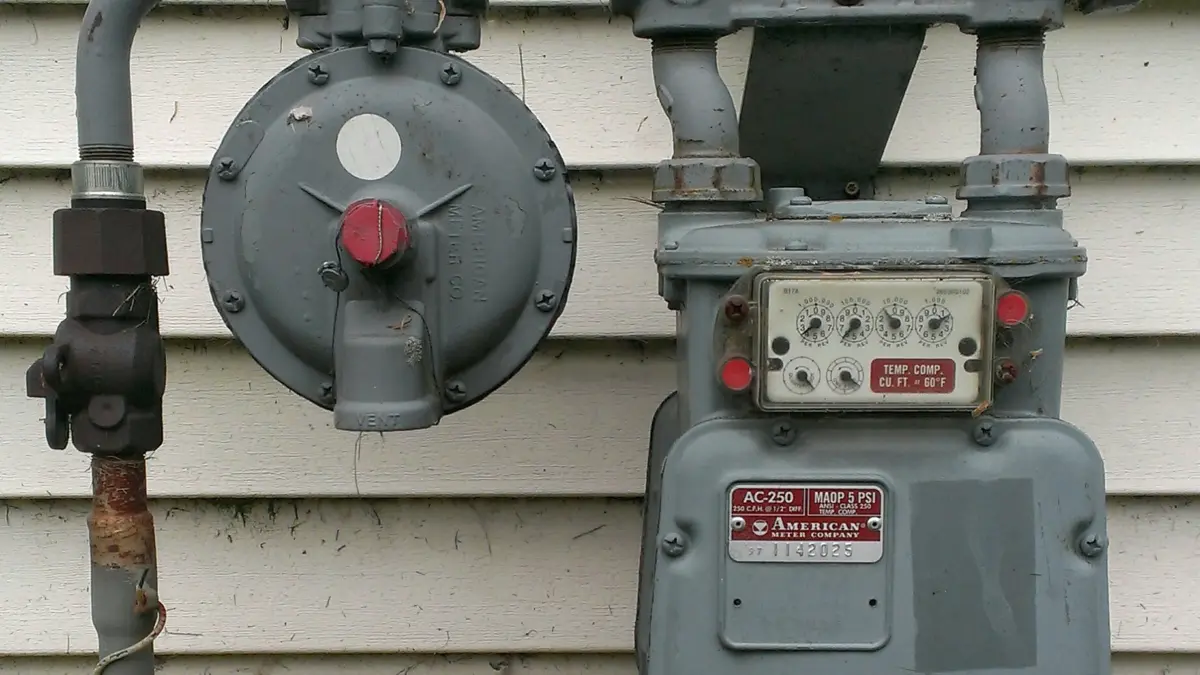 Contatore del gas domestico con regolatore